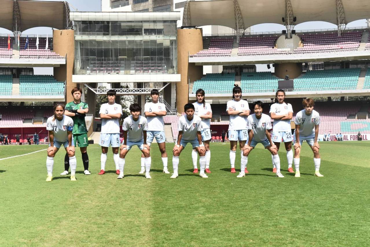 台灣女足代表隊參與2022女足亞洲盃搶世界盃門票雖失利，但奮戰精神讓國腳們從灰姑娘搖身變成公主，。 （足協提供）中央社